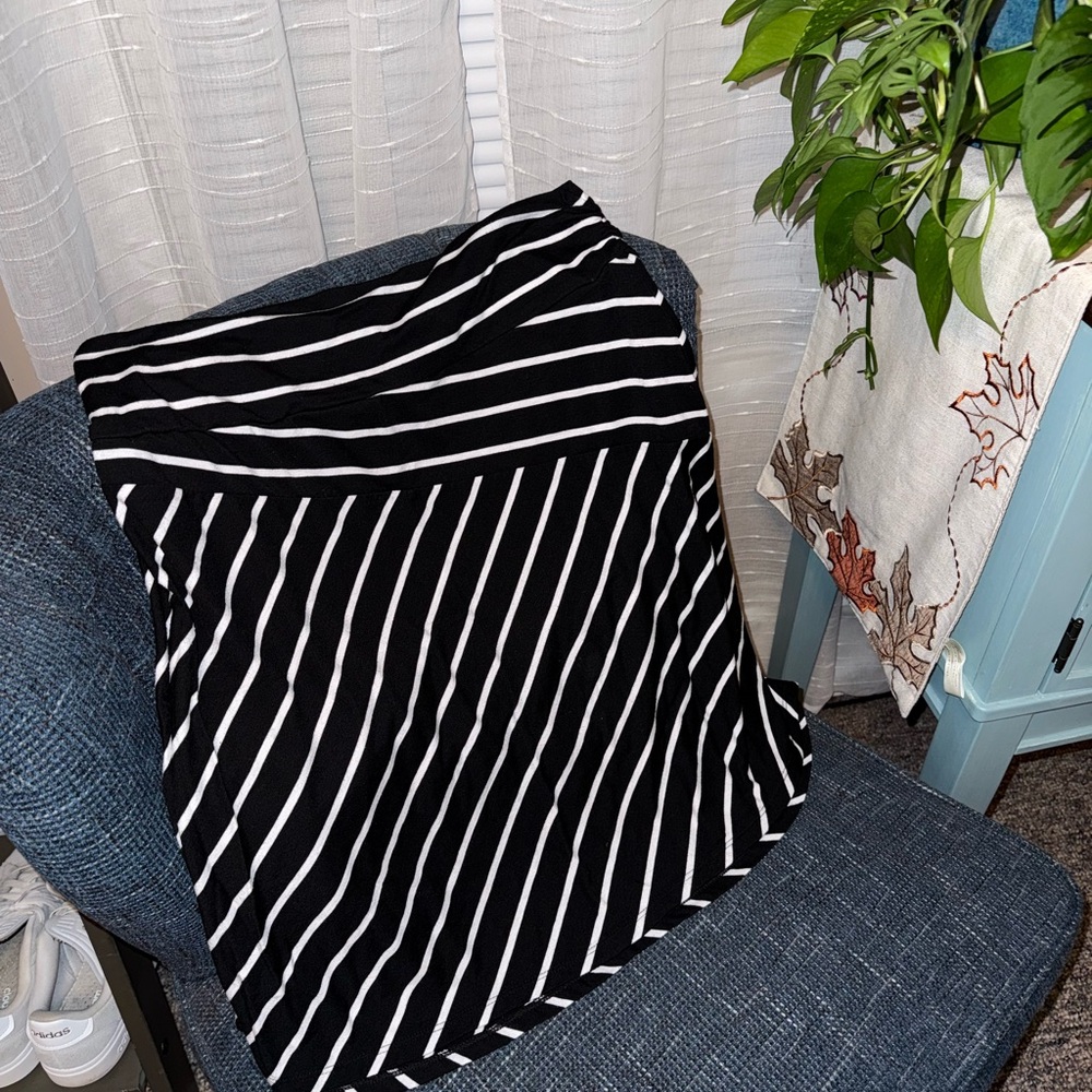 Faded Glory Black and White Comfy Skirt